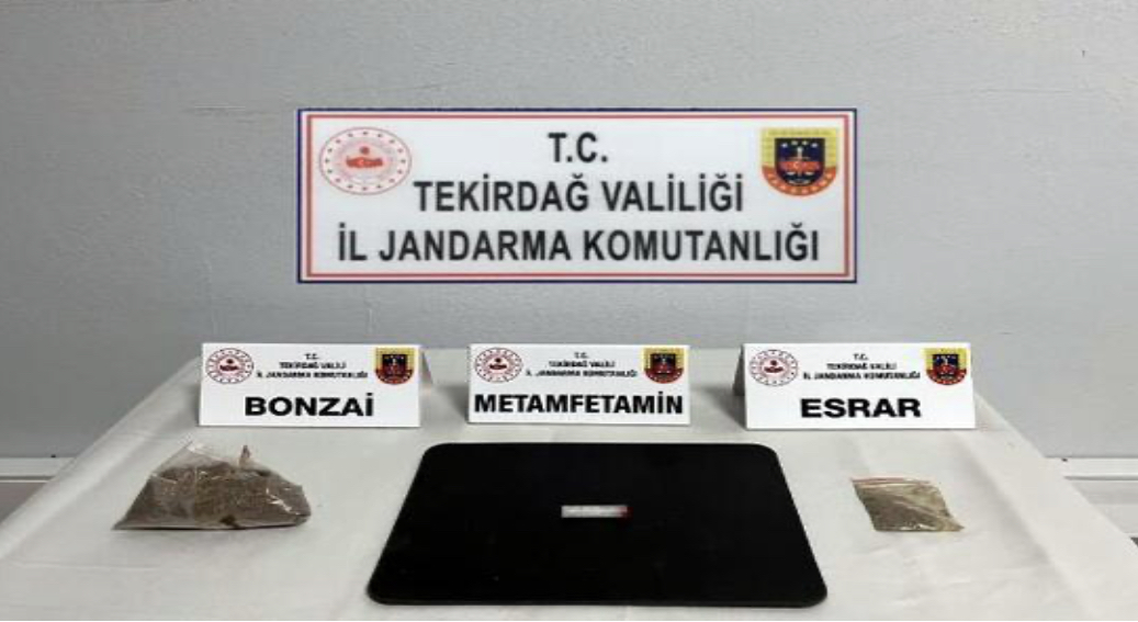 Tekirdağ’ın Süleymanpaşa ve Çorlu ilçelerinde jandarmanın düzenlediği operasyonlarda uyuşturucu maddeler