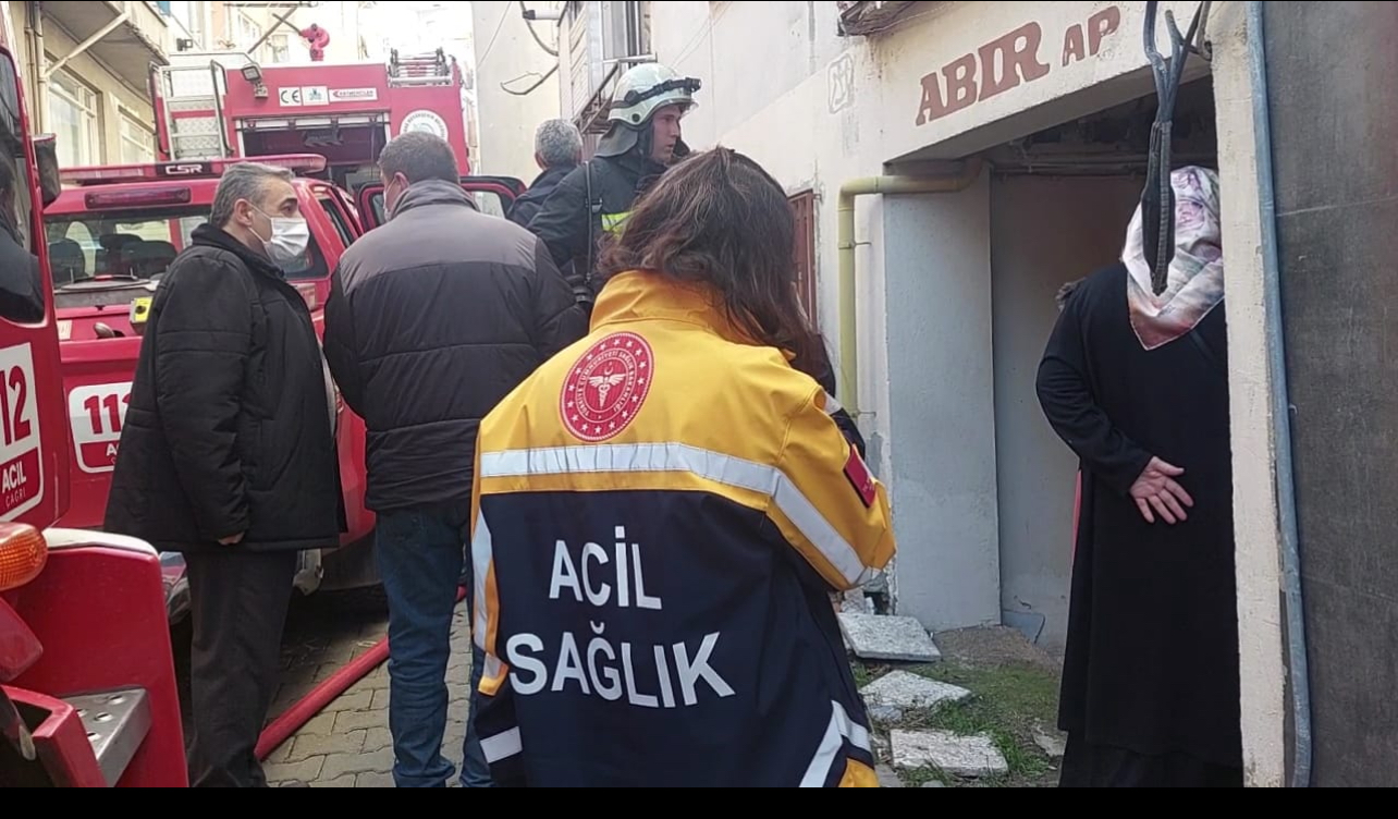 Tekirdağ’ın Süleymanpaşa ilçesinde evde çıkan yangında bir çocuk hastaneye kaldırıldı.