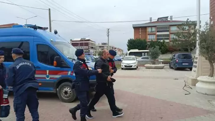 Tekirdağ'ın Marmaraereğlisi ilçesinde, kesınleşmiy hapis cezaları bulunan 2 hükümlü jandarma