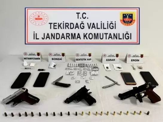 Tekirdağ'ın Kapaklı ilçesinde jandarmanın düzenlediği operasyonda uyuşturucu ve tabanca ele