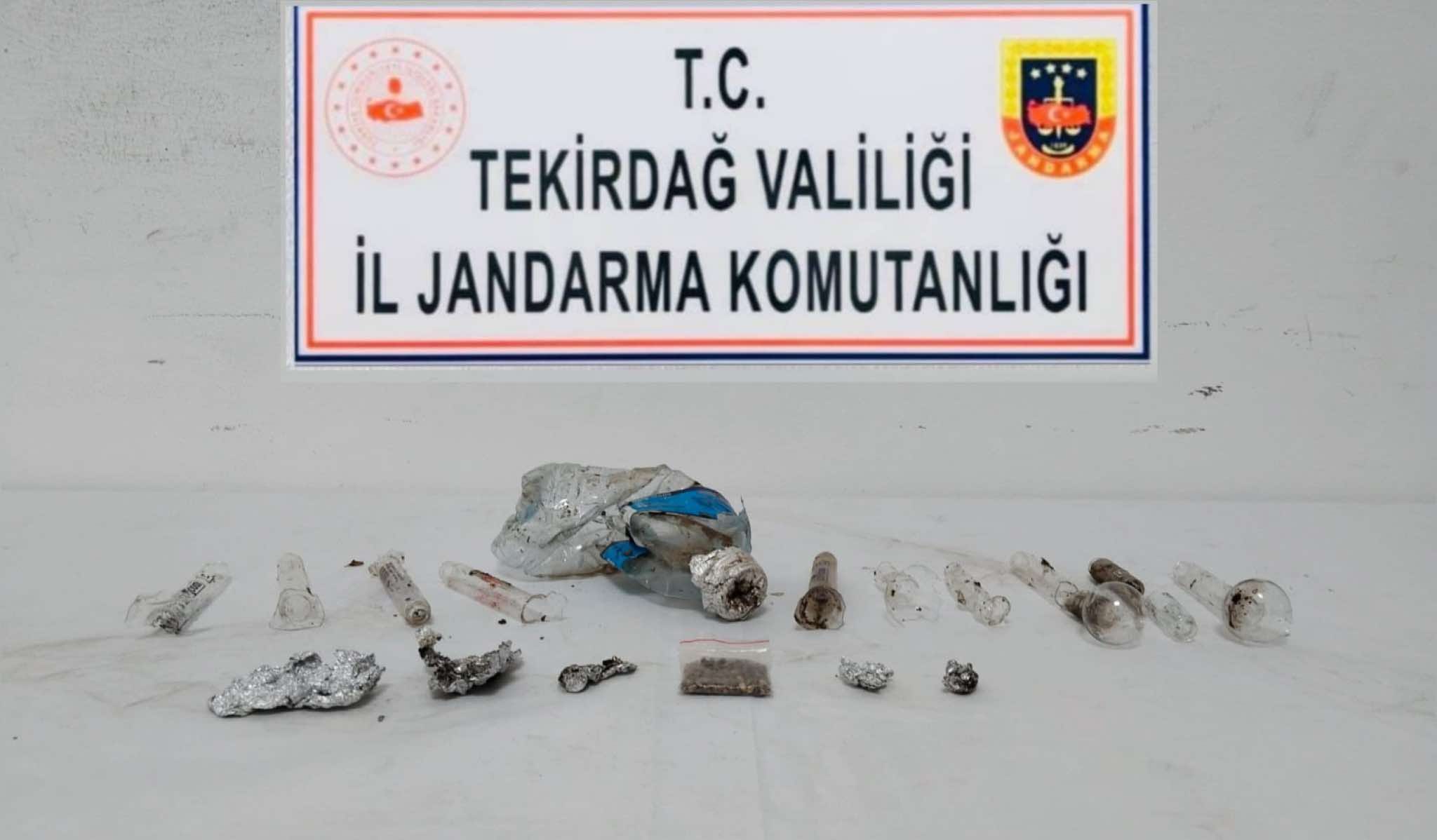 Tekirdağ'ın Malkara ve Ergene ilçelerinde jandarmanın düzenlediği operasyonlarda uyuşturucu maddeler