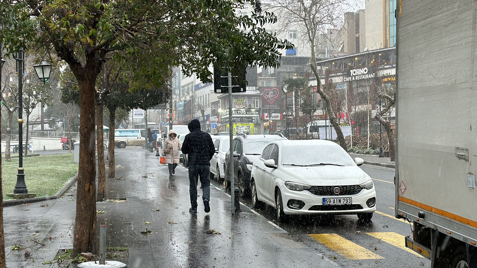 Tekirdağ’da etkisini arttıran kar yağışının etkili olduğu 4 ilçede okullar