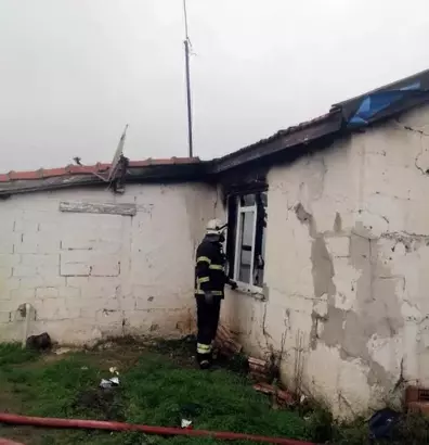 Tekirdağ'ın Hayrabolu ilçesinin kırsal Temrezli Mahallesi'nde yalnız yaşayan bedensel engelli