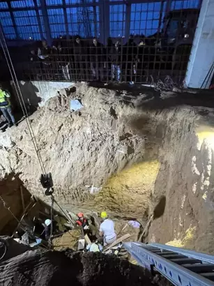 Tekirdağ'ın Ergene ilçesindeki fabrika inşaatında hafriyat çalışması sırasında meydana gelen