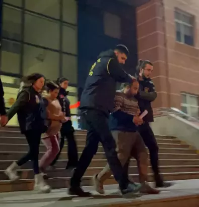 Tekirdağ'ın Çerkezköy ilçesinde inşaattan hırsızlık şüphelisi biri kadın 2 kişi