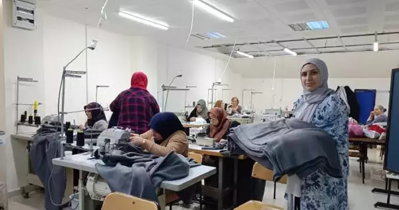 Tekirdağ'ın Çorlu İlçesi Halk Eğitim Merkezi'nde, aralarında gönüllülerin de bulunduğu