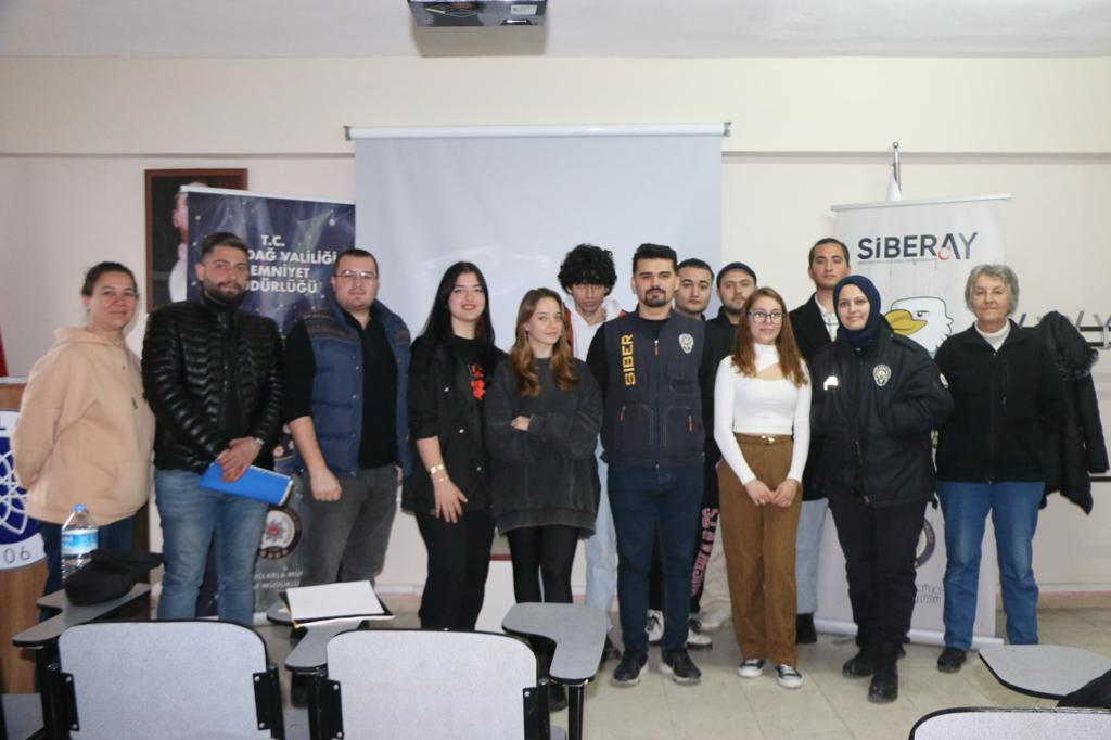 Tekirdağ İl Emniyet Müdürlüğü, Siber Suçlarla Mücadele Şube Müdürlüğünce öğretmenlere