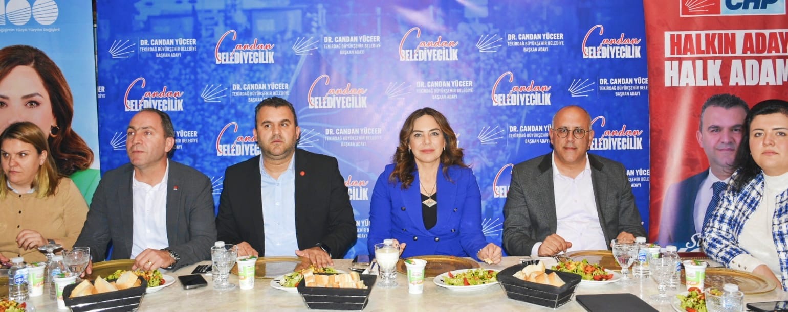Yüceer Gazeteciler ile Bir Araya Geldi Basınla buluşan CHP’nin Tekirdağ Büyükşehir Belediye Başkan adayı Candan Yüceer,