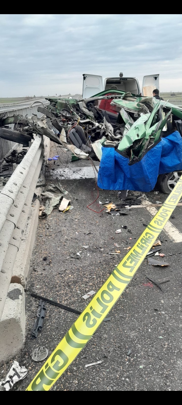 Feci kazada genç sürücü hayatını kaybetti Tekirdağ’ın Muratlı ilçesi çevreyolunda yaşanan feci kazada araç sürücüsü yaşamını