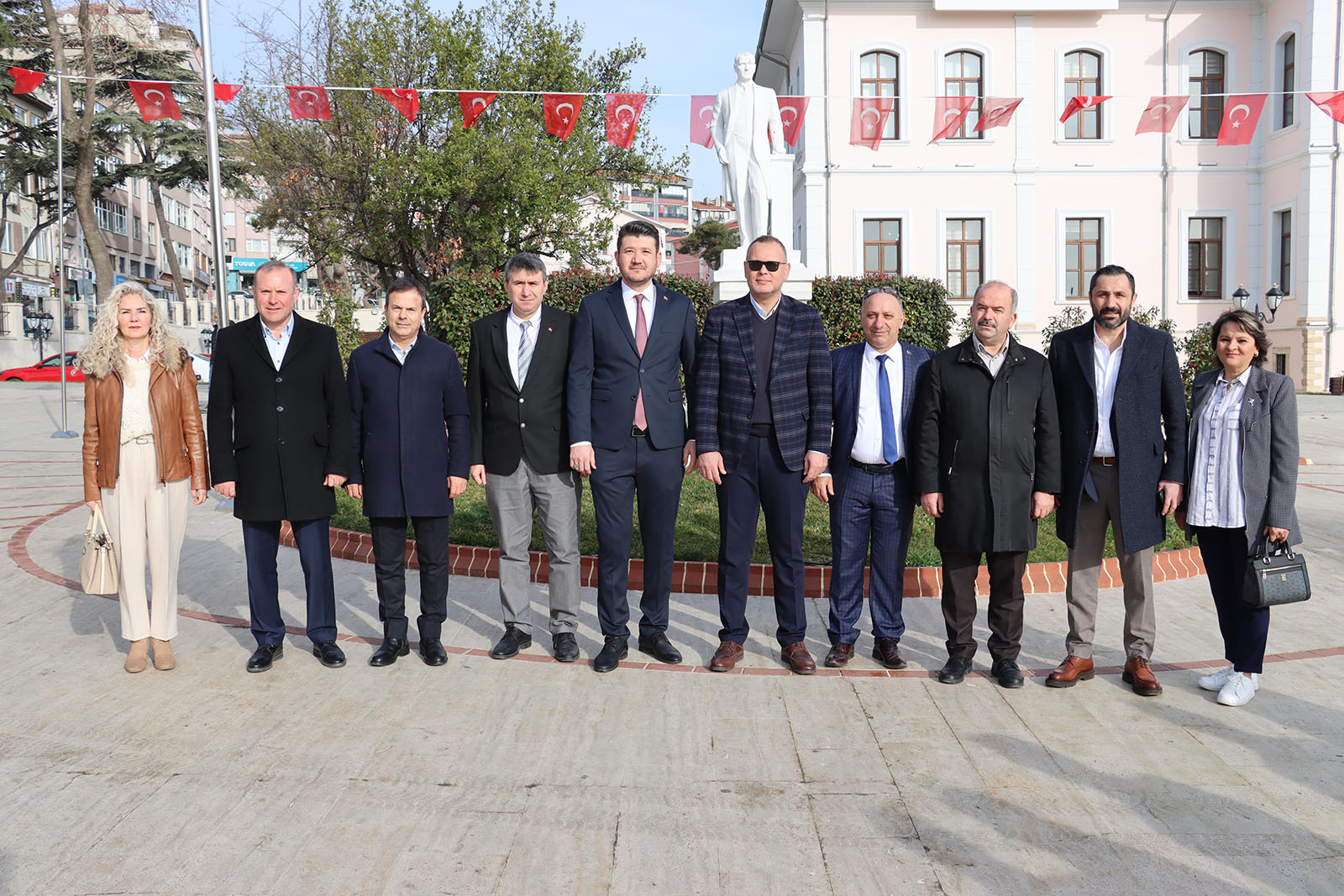 Gökhan Saygı, Nasıl Yöneteceğini Açıkladı Tekirdağ Süleymanpaşa ilçesindeki seçim atmosferi giderek hareketlenirken, AK Parti ve