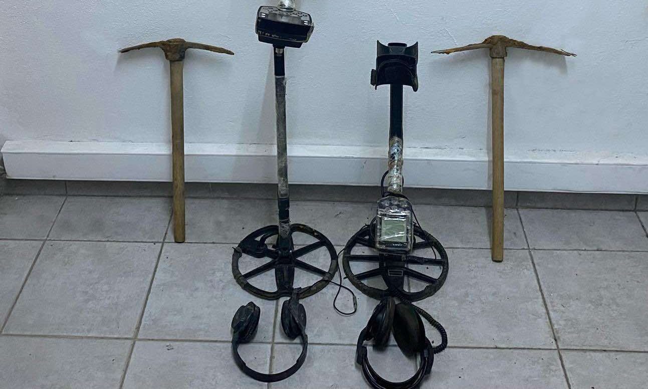 Tekirdağ İl Jandarma komutanlığı ekipleri, define arayan iki şüpheliyi suçüstü