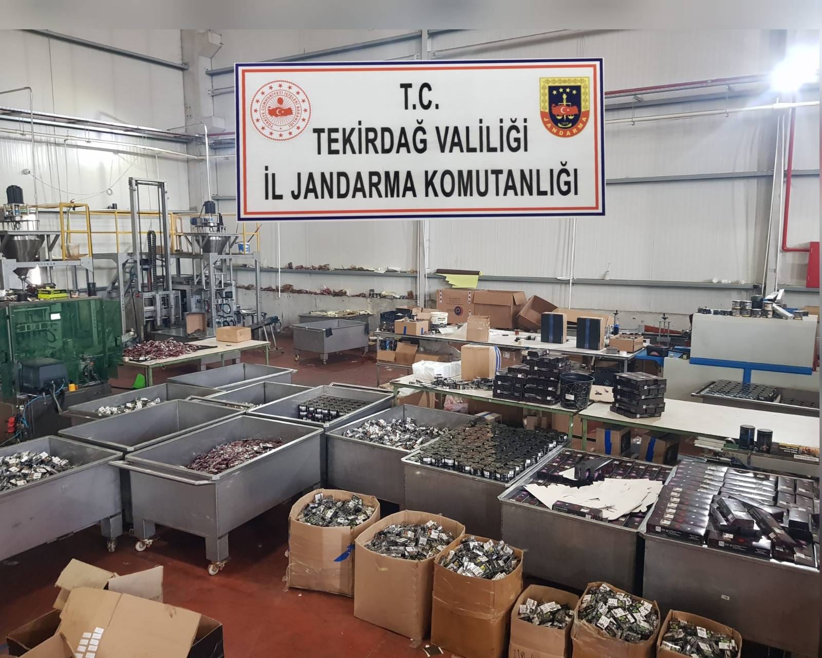 Tekirdağ İl Jandarma komutanlığı ekipleri, Çerkezköy’de 3 ton 100 kilo