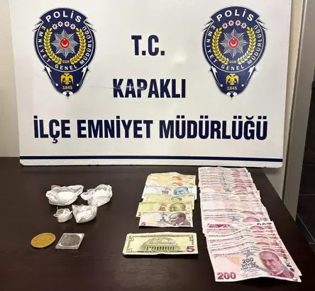 Tekirdağ'ın Kapaklı ilçesinde üzerinde uyuşturucu ve tarihi 2 sikke bulunan