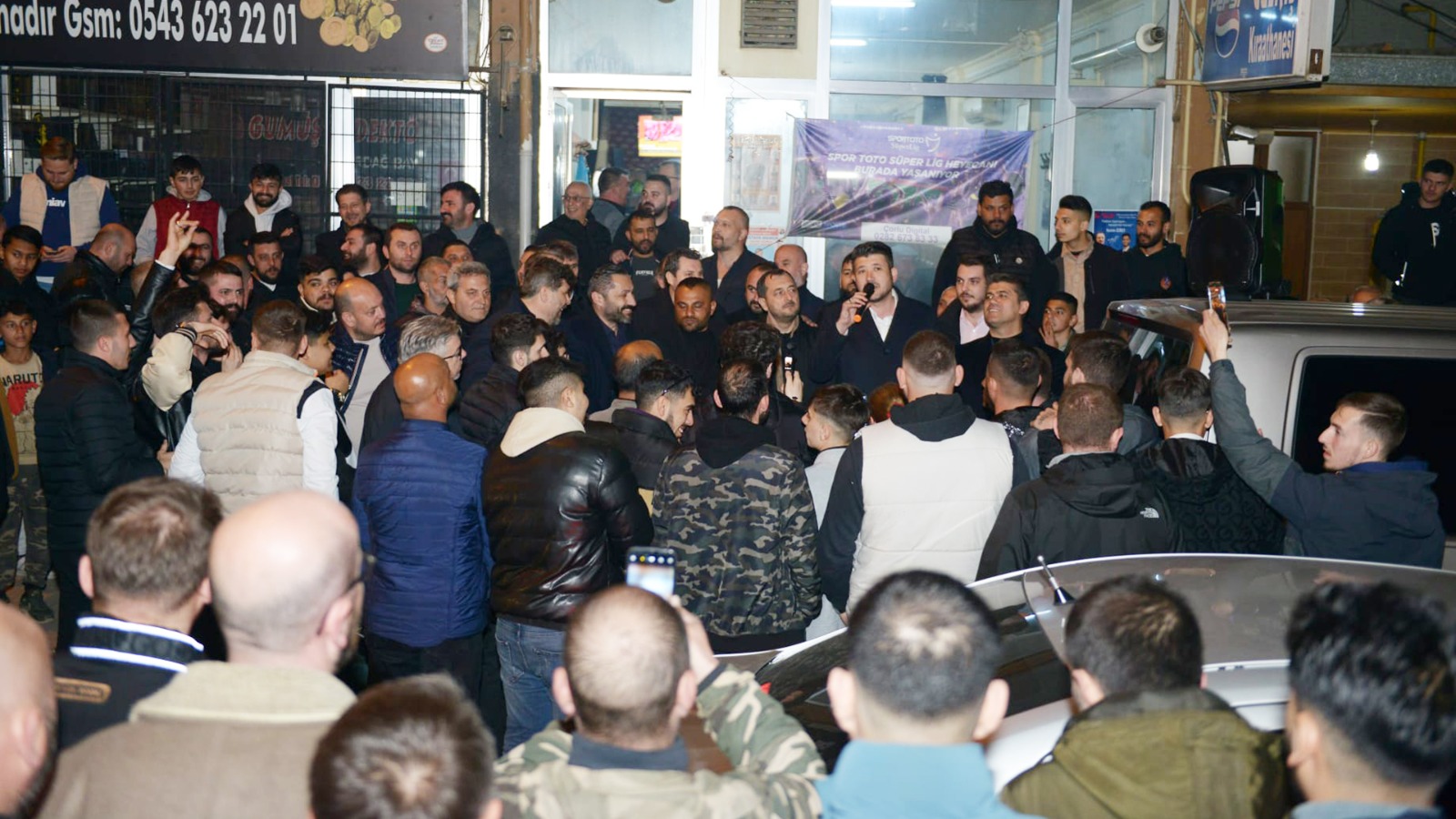 Süleymanpaşa Belediye Başkan Adayı Gökhan Saygı, Çiftlikönü Mahallesi’nde gerçekleştirdiği ziyarette,