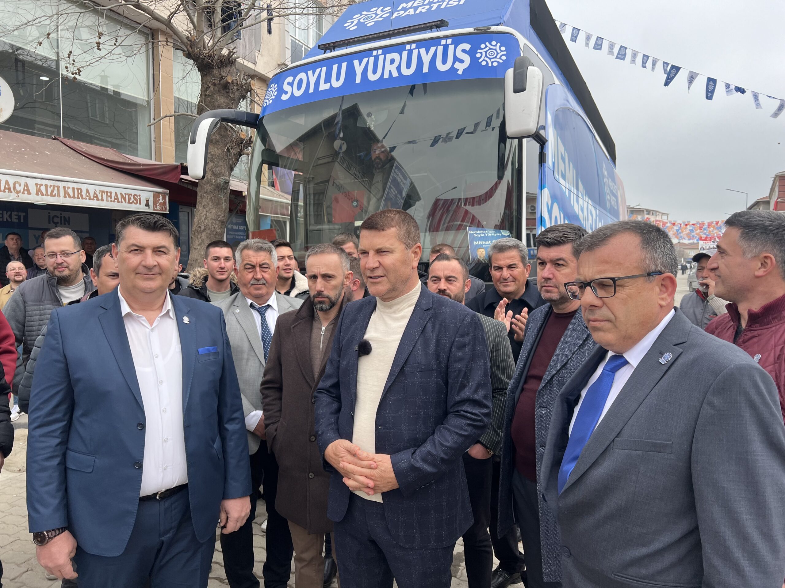 Hikmet Ata’ya Mahallesinde Yüklenen Mithat Soylu: 5 Yılda Belediyeyi Rant Yapısı Yaptılar Memleket Partisi Marmaraereğlisi Belediye Başkan Adayı Mithat Soylu, Yeniçiftlik’te vatandaşın