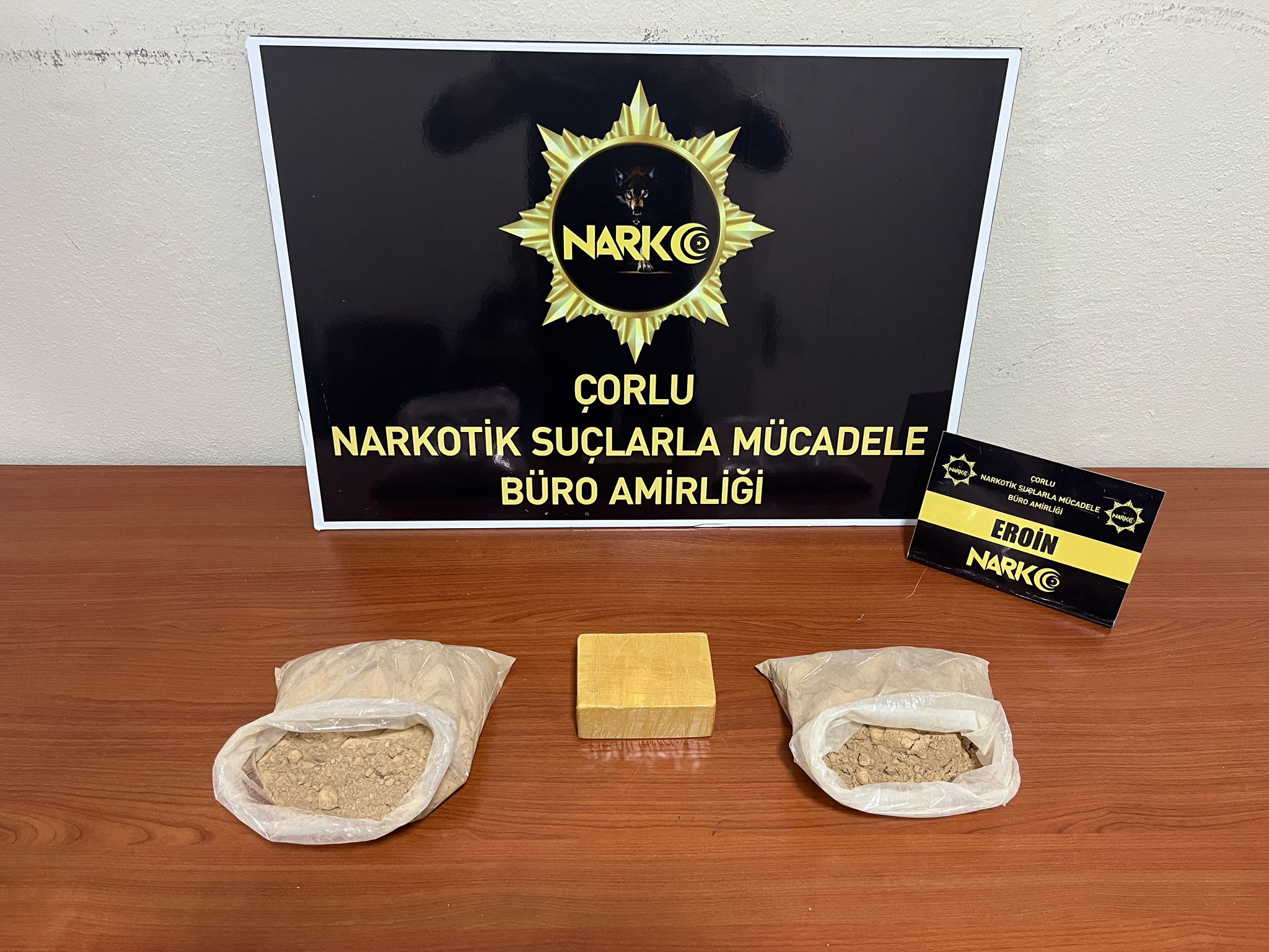 Tekirdağ İl Emniyet Müdürlüğü ekipleri, uyuşturucu ticareti yaptığı iddiasıyla 11