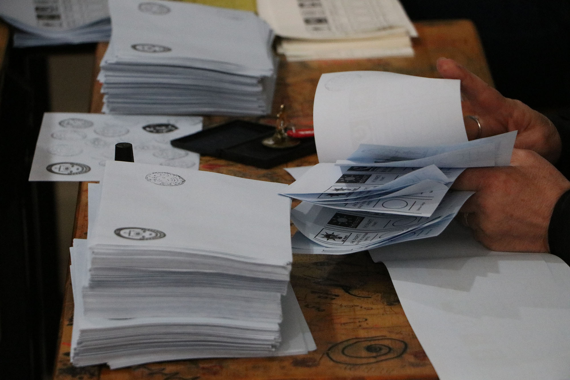 Tekirdağ'da Mahalli İdareler Genel Seçimleri için oy kullanma işlemi başladı.