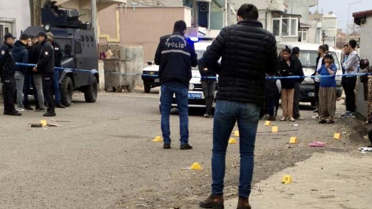 Tekirdağ’ın Süleymanpaşa ilçesinde, bir kişi tartıştığı arkadaşını pompalı tüfekle vurarak