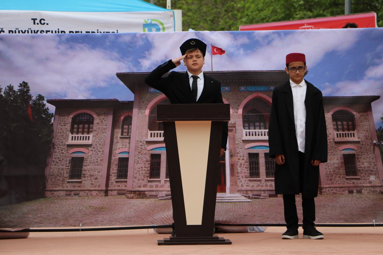 Türkiye Büyük Millet Meclisinin kuruluşunun 104. yıl dönümü nedeniyle ,