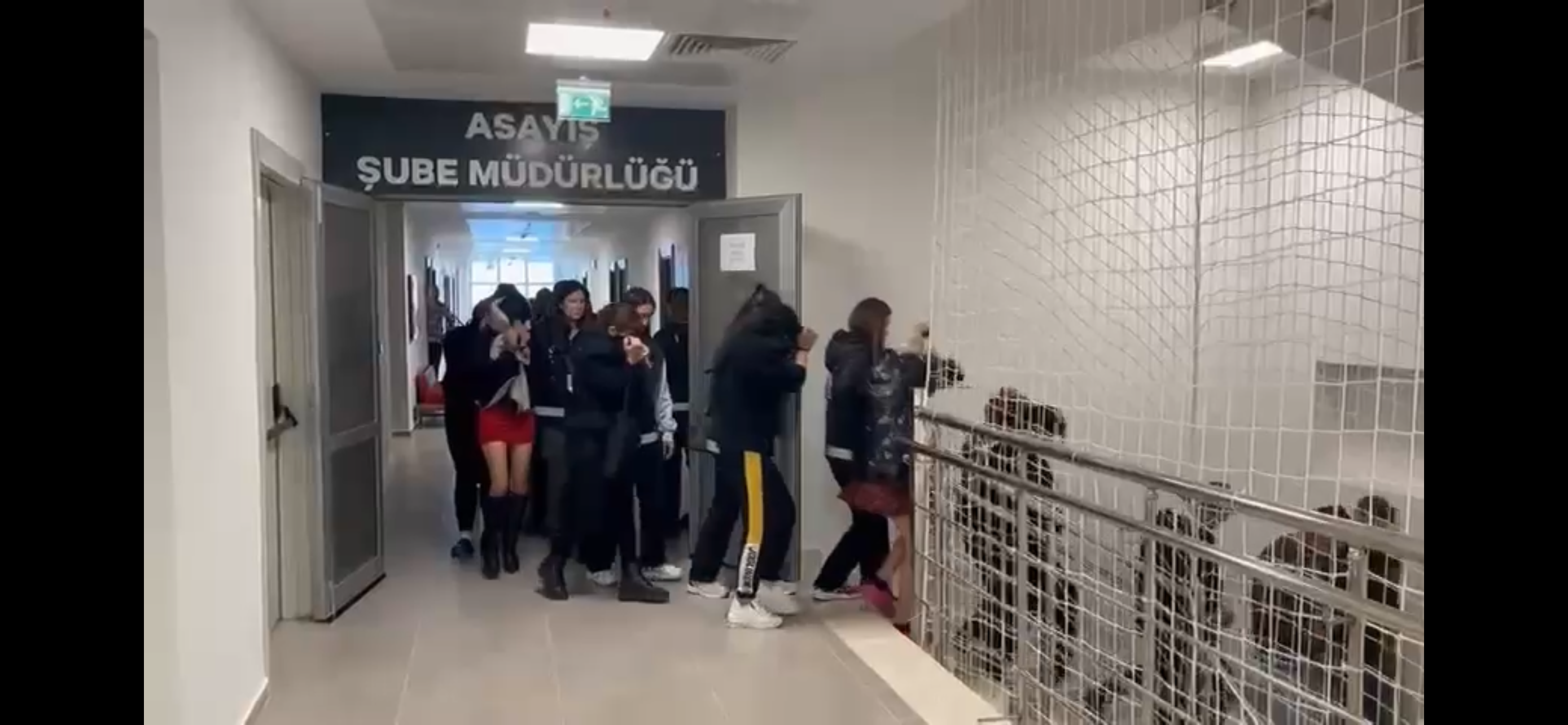 Tekirdağ’ın Çorlu ilçesinde fuhuş yapıldığı tespit edilen masaj salonlarına düzenlenen