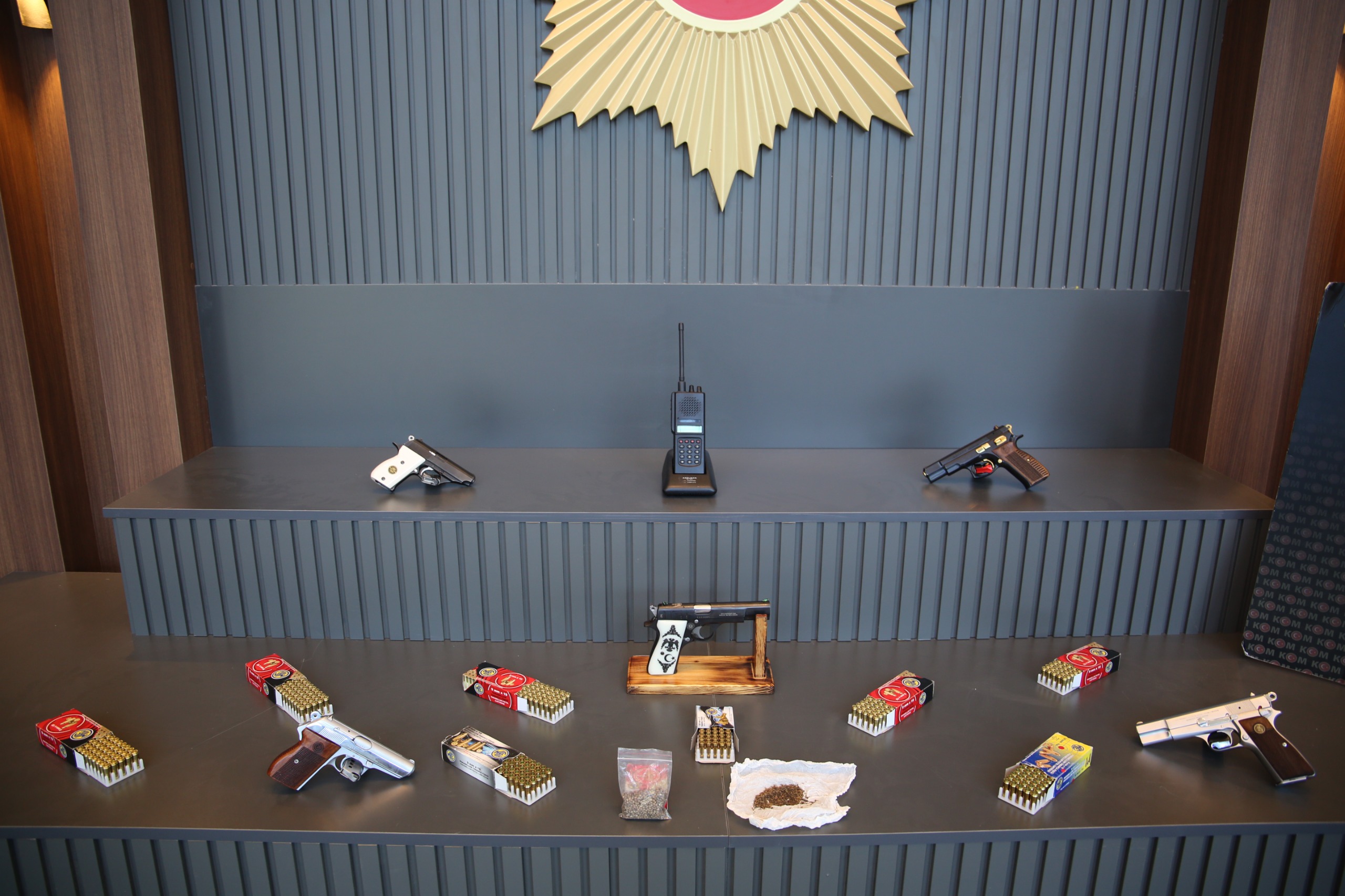 Tekirdağ’da yasa dışı silah ticaretine yönelik düzenlenen operasyonda 4 şüpheli