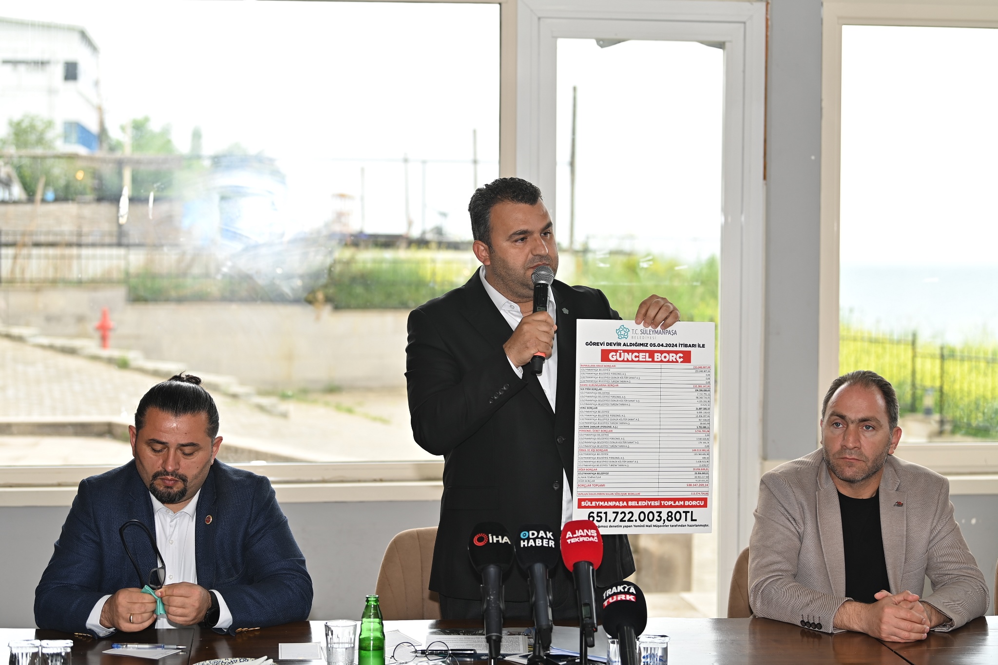 Süleymanpaşa Belediye Başkanı Volkan Nallar, basın mensupları ile gerçekleştirdiği toplantıda
