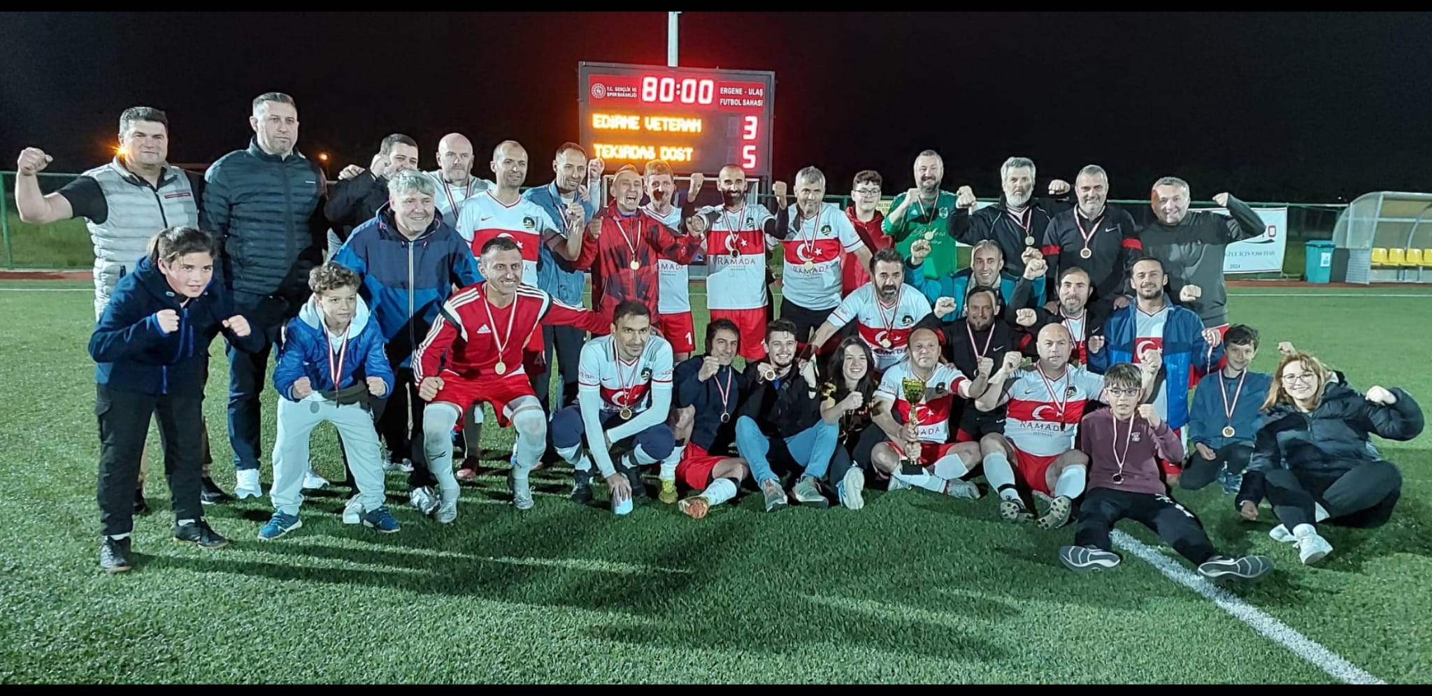 Trakya Veteranlar Ligi Şampiyonası'nda, Tekirdağ Dostspor Veteranlar Takımı şampiyonluğu elde