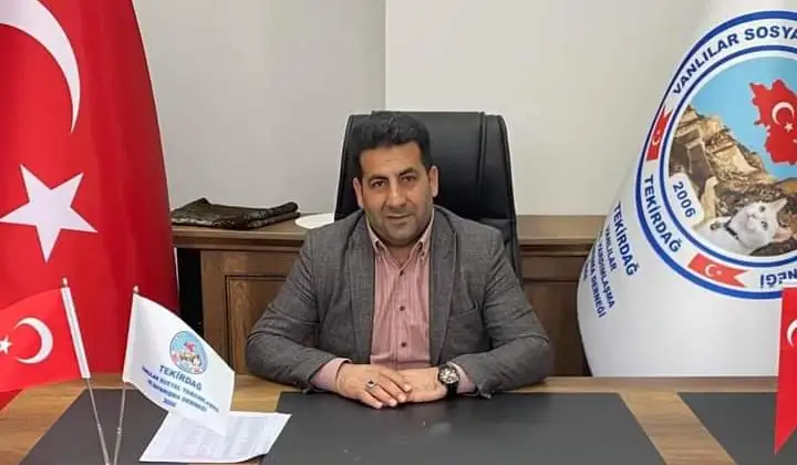 Tekirdağ Vallılar Derneği Başkanı mihraç Kolçelik Manisa’da karşıdan karşıya geçerken