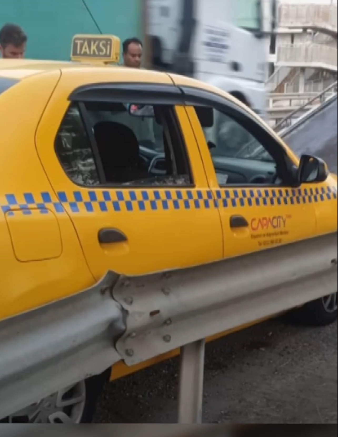 Emekli polis memuru Soner Kırdaş, İstanbul Beylikdüzü’nde bir taksiye binerek