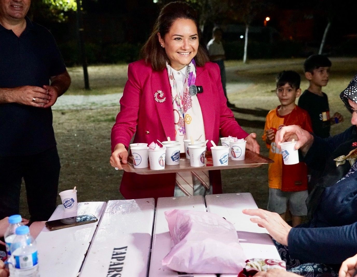 Ergene’de Belediye Başkanı Müge Yıldız Topak’ın başlattığı “Muhabbet Sizden Çaylar