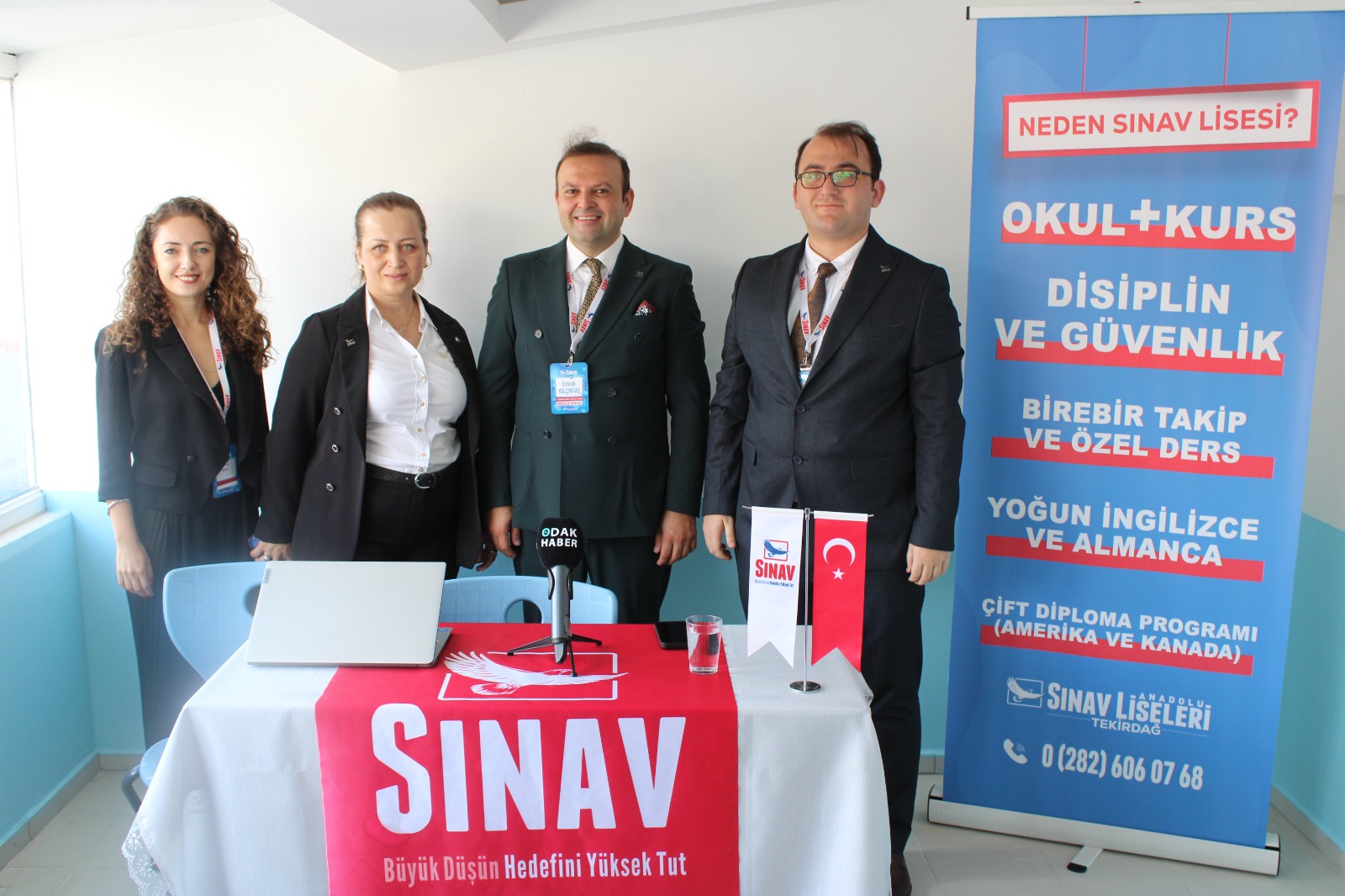 Sınav Koleji Kurucusu Emrah Yalçıntaş, Süleymanpaşa'da düzenlenen basın toplantısında eğitimde