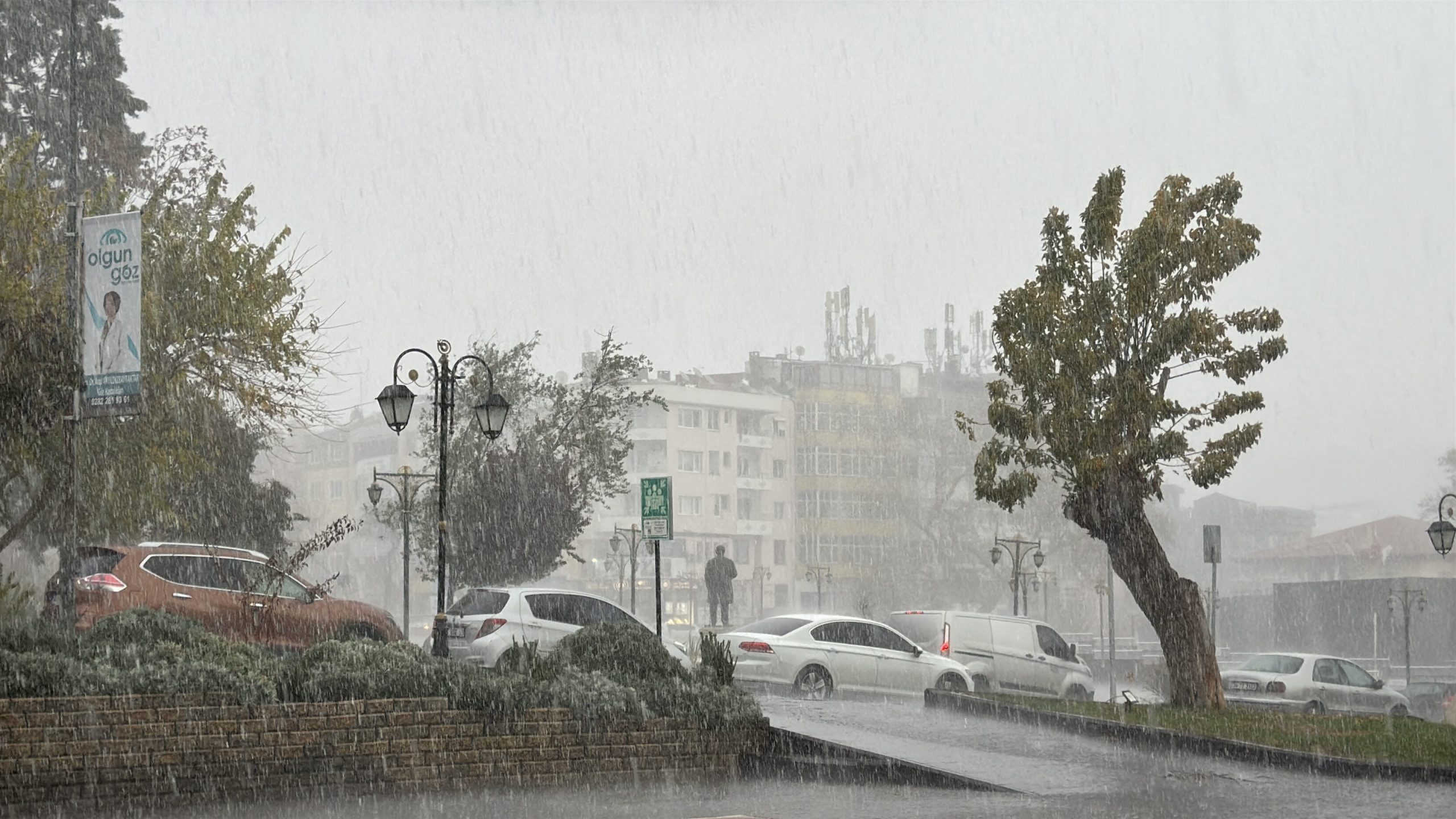 Meteoroloji Genel Müdürlüğü tarafından yapılan uyarıların ardından, Tekirdağ’da sağanak yağış