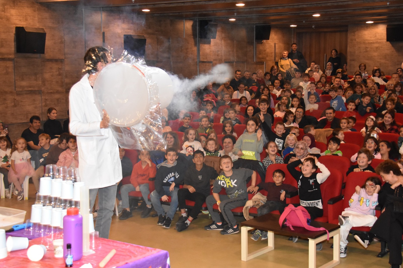 Süleymanpaşa Belediyesinin düzenlediği Tatil Şenliği, dördüncü gününde Bilim Gösterisi ile