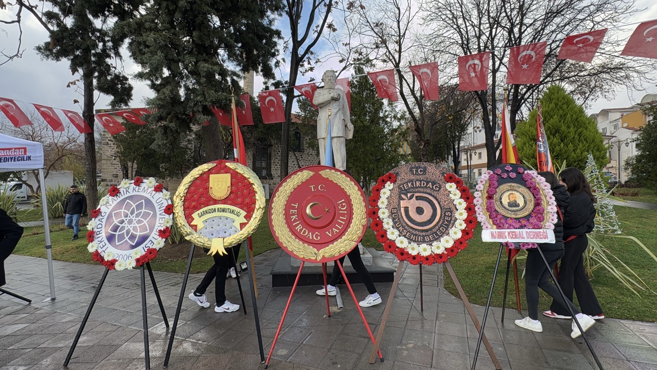 Türk Edebiyatı'nın "Vatan Şairi" Namık Kemal, doğumunun 184'üncü yıl dönümünde