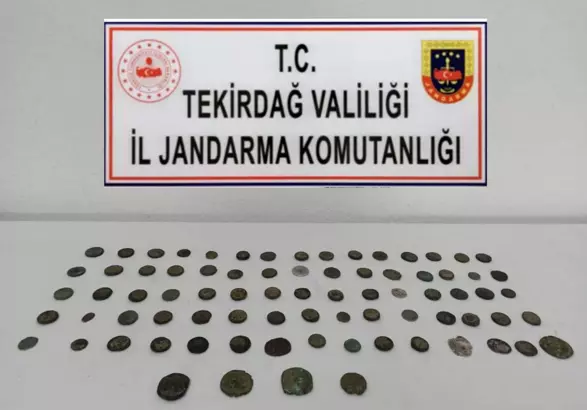 Tekirdağ’ın Çorlu ilçesinde jandarmanın yolda şüphe üzerine durdurduğu 3 kişinin