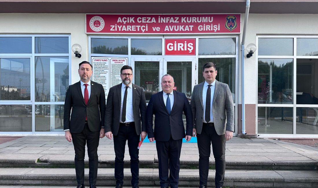 Tekirdağ Baro Başkanı Avukat Egemen Gürcün, beraberinde Çanakkale Barosu Başkanı