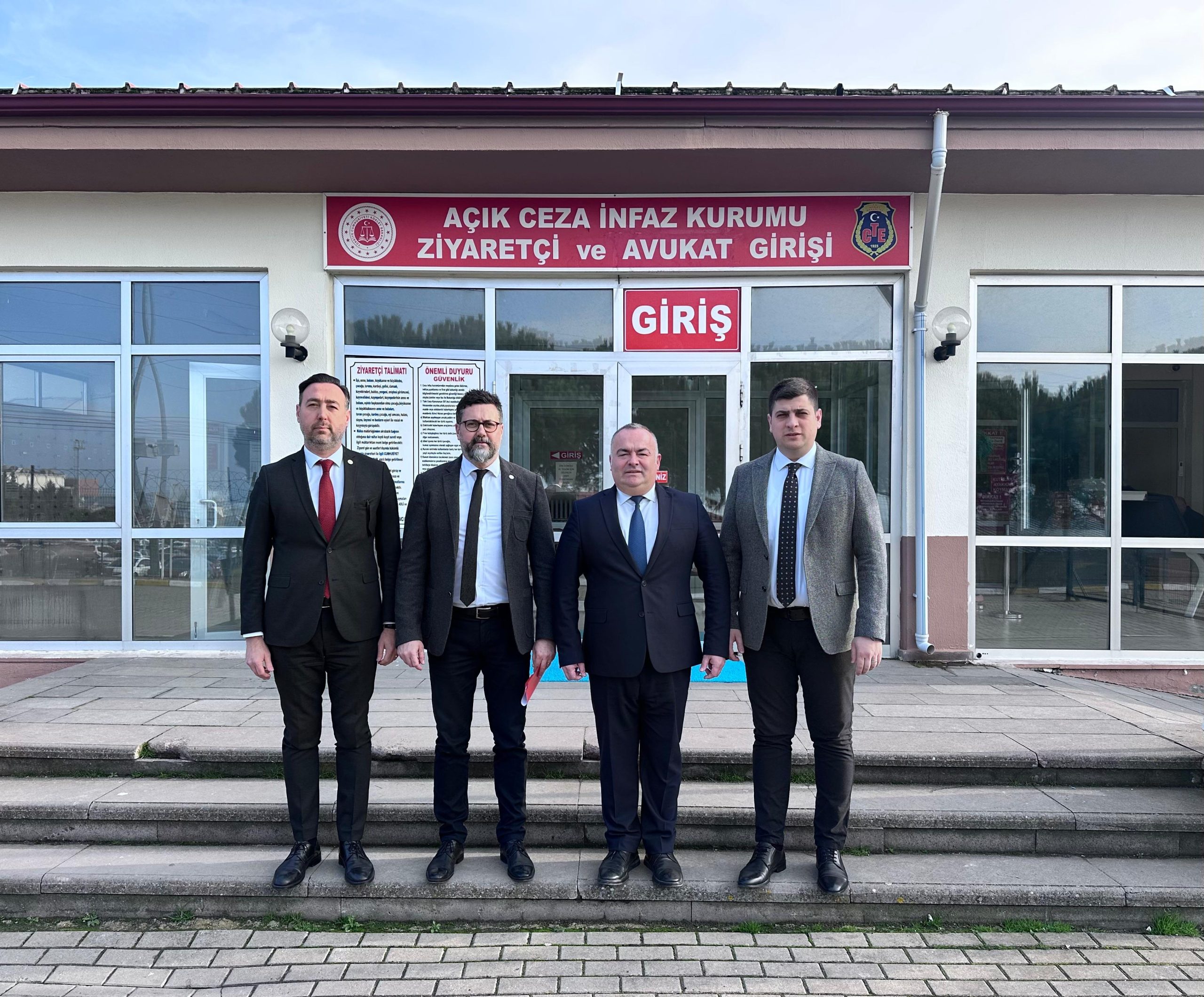 Tekirdağ Baro Başkanı Avukat Egemen Gürcün, beraberinde Çanakkale Barosu Başkanı
