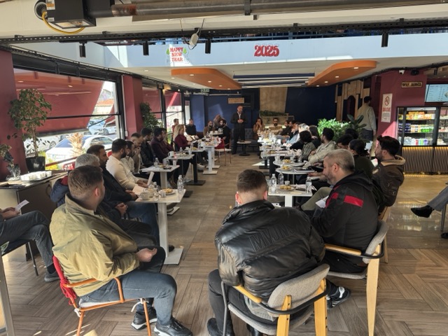 Tekirdağ'ın Süleymanpaşa ilçesine bağlı Değirmenaltı Mahallesi'nde faaliyet gösteren esnaflar, güç