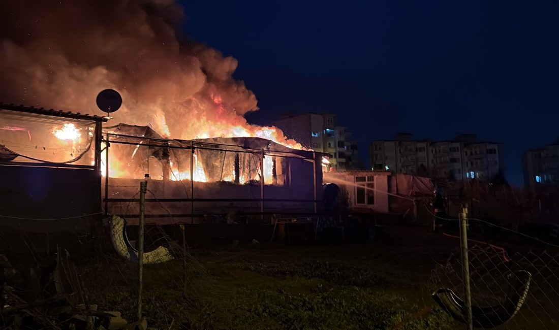 Tekirdağ’ın Süleymanpaşa ilçesinde bir prefabrik evde çıkan yangın paniğe neden