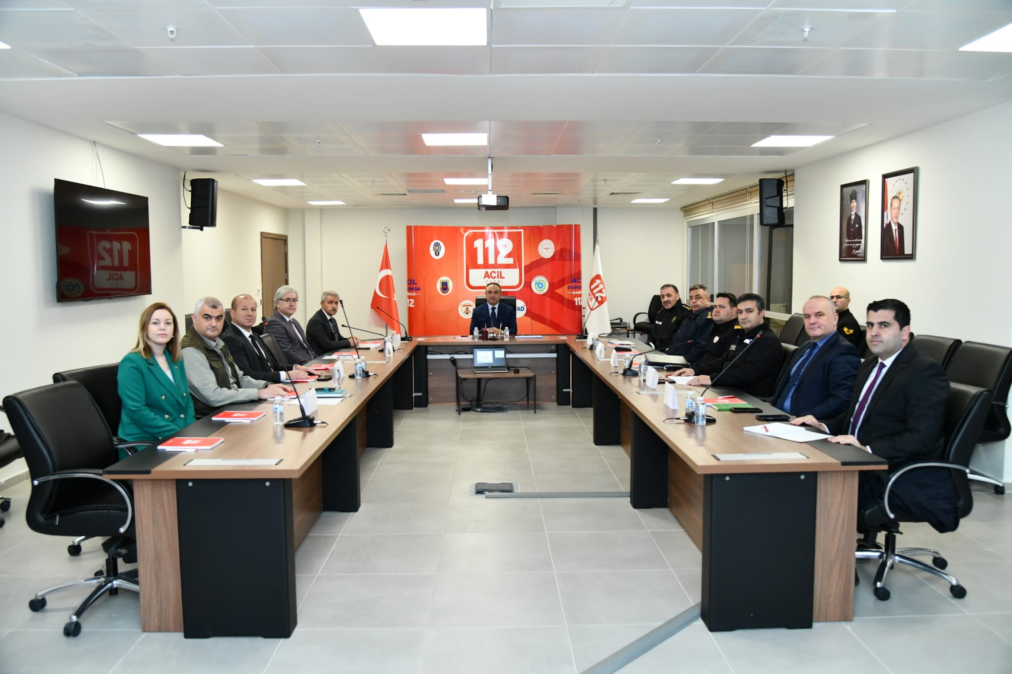 Tekirdağ Valisi Recep Soytürk başkanlığında 112 Acil Çağrı Merkezi Müdürlüğü Toplantı