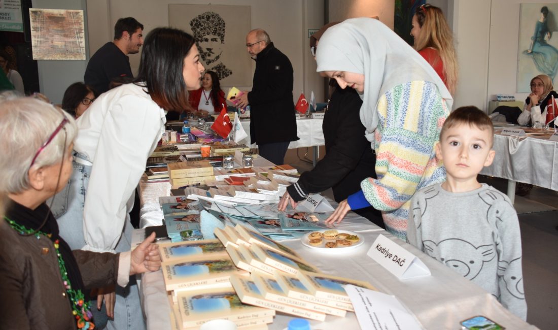 Yerel Yazarlar Okurları İle Buluştu Süleymanpaşa Belediyesi tarafından düzenlenen "Yerel Yazarlar Kitap ve İmza Söyleşi
