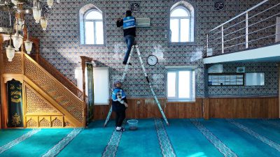 Süleymanpaşa Belediyesi, yaklaşan Ramazan ayı öncesinde kırsal mahallelerdeki camilerde temizlik