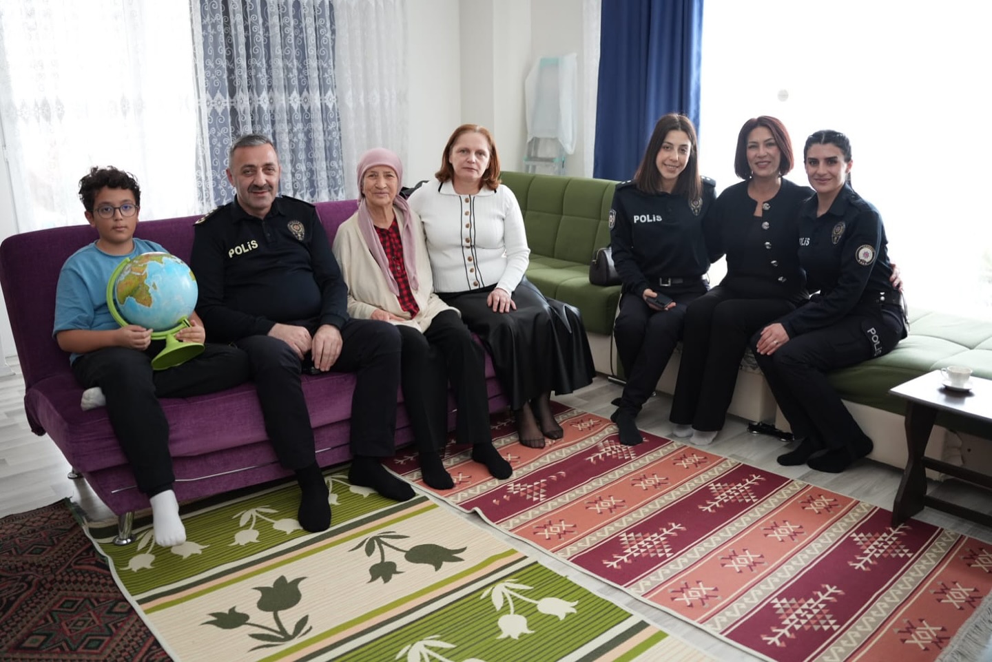 Tekirdağ Emniyet Müdürü Ahmet Metin Turanlı, şehit ailelerini ziyaret ederek