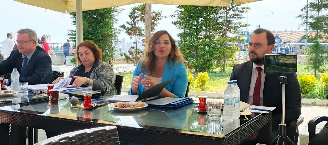 Tekirdağ Büyükşehir Belediye Başkanı Candan Yüceer, Tekağaç Kafe’de gerçekleştirdiği basın