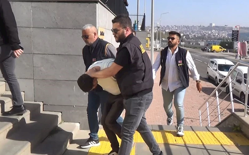 Tekirdağ’ın Süleymanpaşa ilçesinde iki kişiyi silahla öldürdükten sonra kaçarken biri