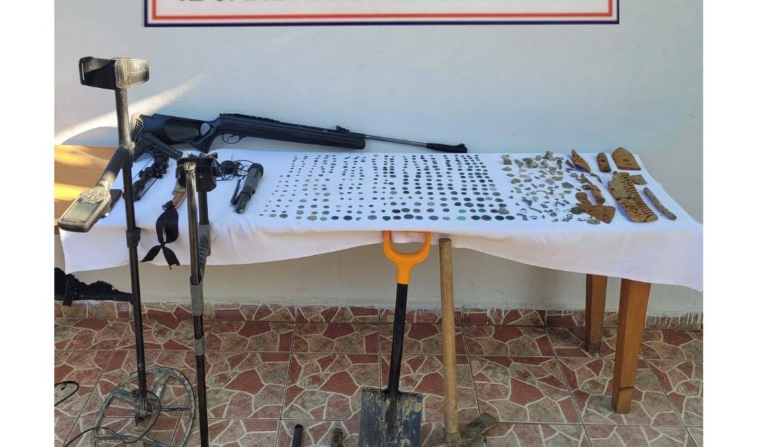 Süleymanpaşa’da Tarihi Eser Operasyonu Tekirdağ’ın Süleymanpaşa ilçesinde jandarma ekiplerinin gerçekleştirdiği operasyonda uyuşturucu maddeler ile
