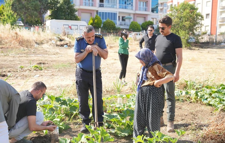Emniyet Binası İnşaatı, Zeliha Teyzenin Fideleri Taşındıktan Sonra Başladı Tekirdağ’da Süleymanpaşa İlçe Emniyet Müdürlüğü’nün yeni hizmet binasının inşaatına, arsada
