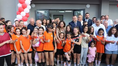 Tekirdağ Büyükşehir Belediyesi tarafından yapımı tamamlanan Saray Spor Kompleksi, düzenlenen