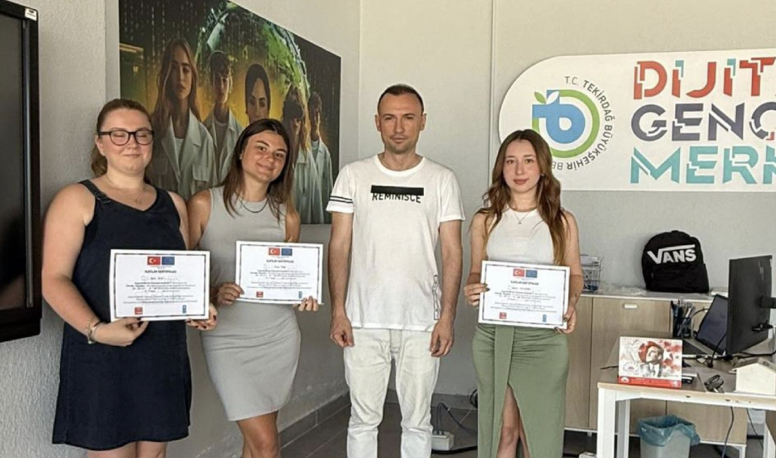 Tekirdağlı Gençler Dijital Girişimcilik Yolunda İlk Adımı Attı Tekirdağ Büyükşehir Belediyesi, gençleri dijital ekonomiye hazırlayan önemli bir projeyi