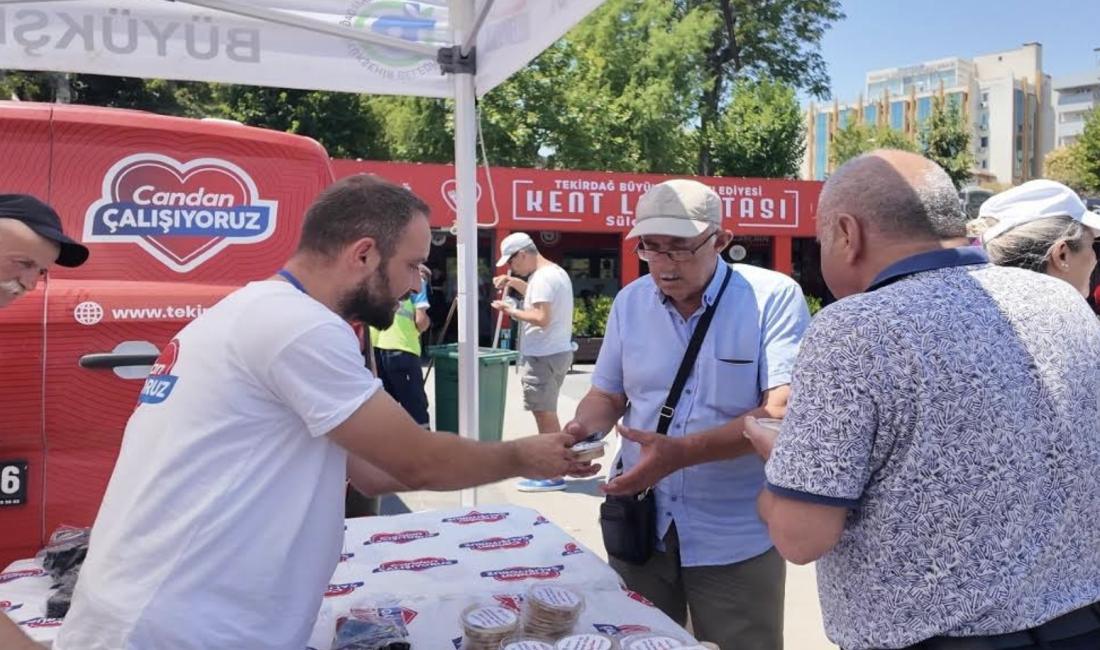 11 İlçe’de Aşure Dağıtımı Gerçekleştirildi Tekirdağ Büyükşehir Belediyesi, paylaşma ve dayanışmanın simgesi olan Muharrem ayında,